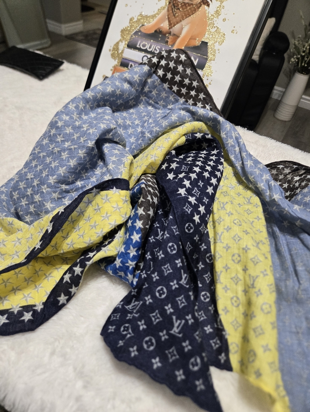 🔥 Louis Vuitton Monogram Stars Printed Scarf EXCELLENT CONDITION 🔥 - Picture 6 of 6